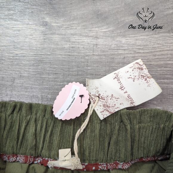 Hem & Thread Corduroy Shorts Size S - Picture 2 of 7